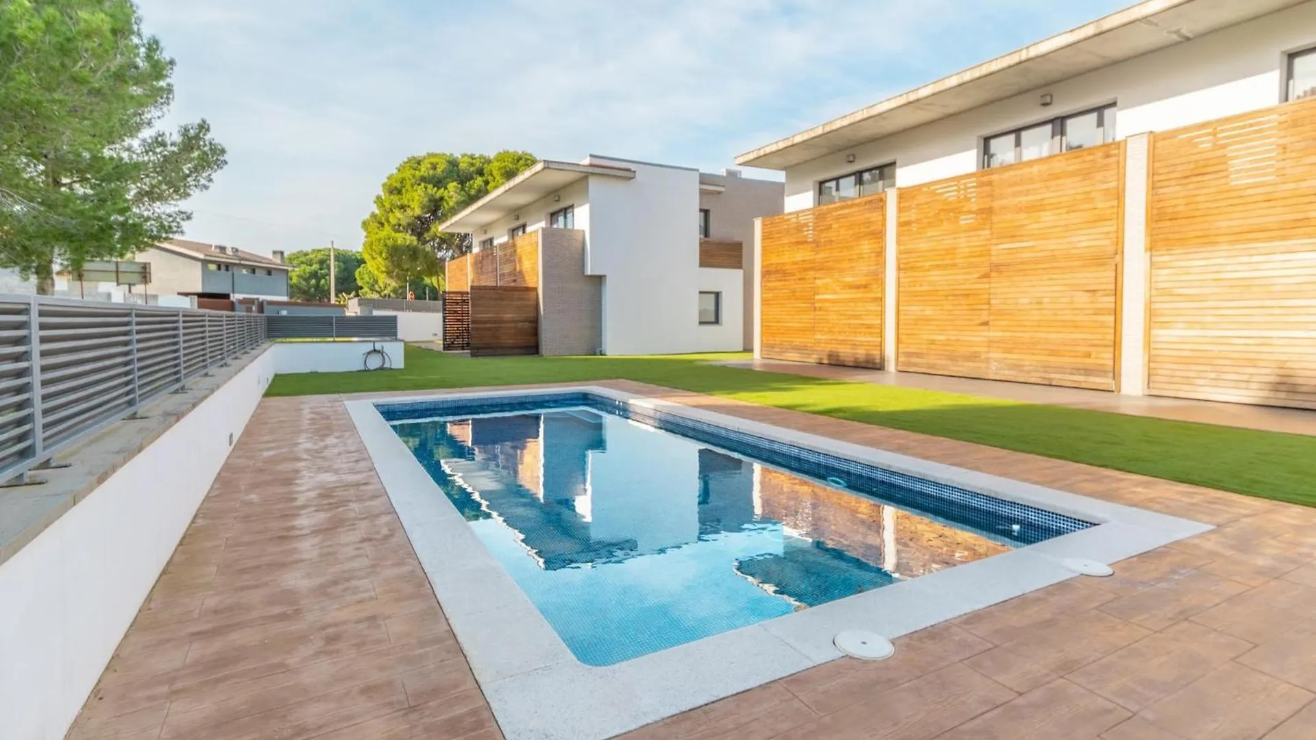 L' Escala Modern Villa With Private Terrace